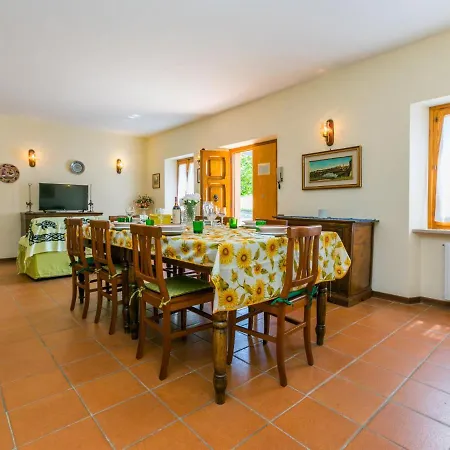 בית נופש Podere Santa Lucia By Interhome